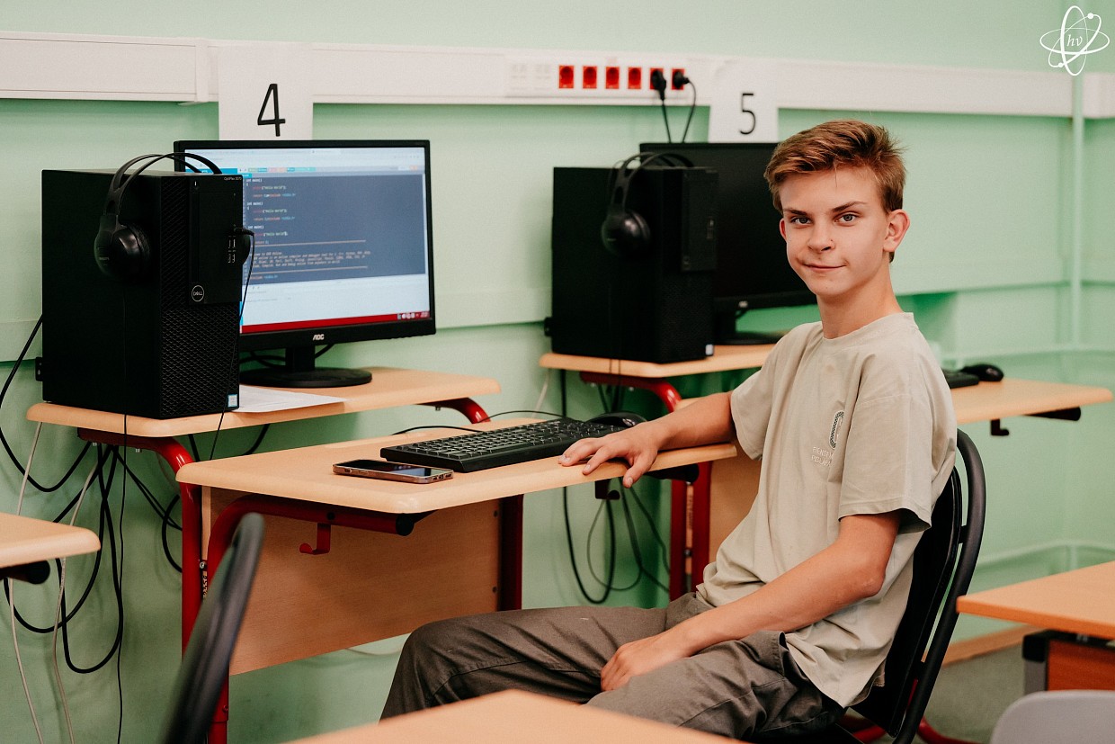 видео о курсе «Информатика для 7 и 8 класса»